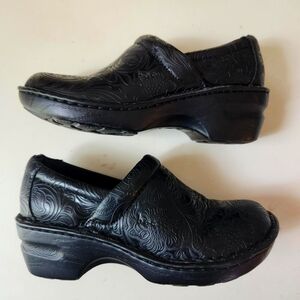 BOC (Built On Comfort) clogs. Size 6.5